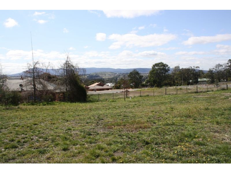 10 PINDARA PLACE, Gisborne VIC 3437