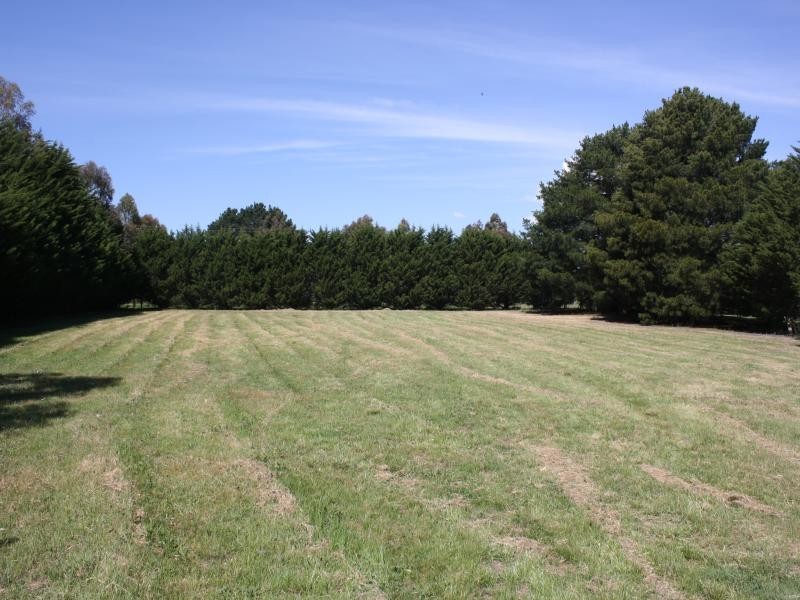 62 TWEDDLE ROAD *, Gisborne South VIC 3437