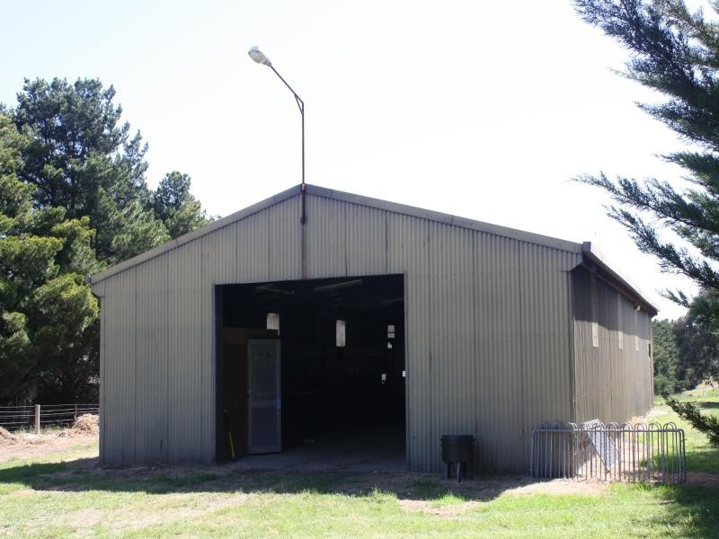 62 TWEDDLE ROAD *, Gisborne South VIC 3437