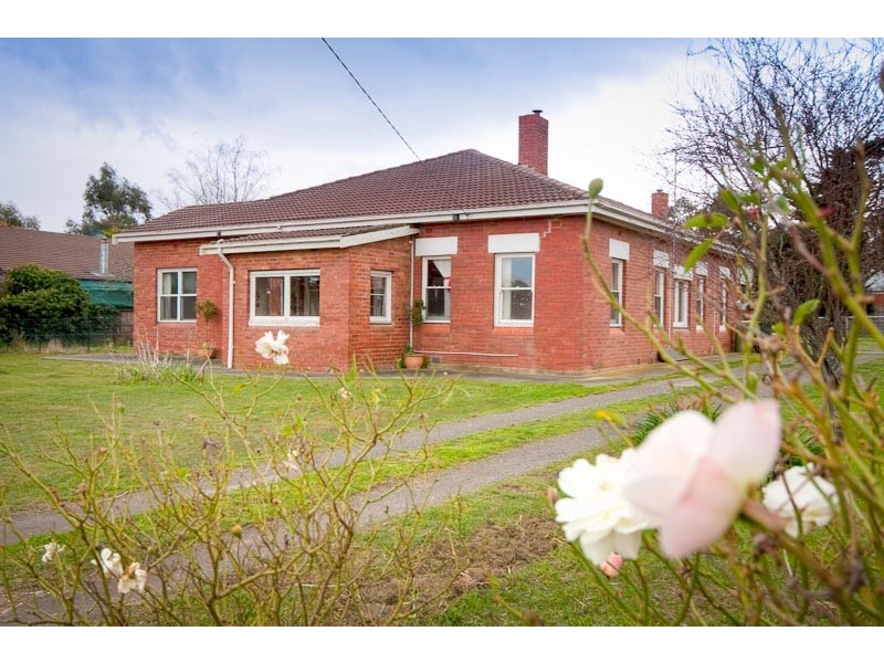 14 MORROW ROAD, Gisborne VIC 3437