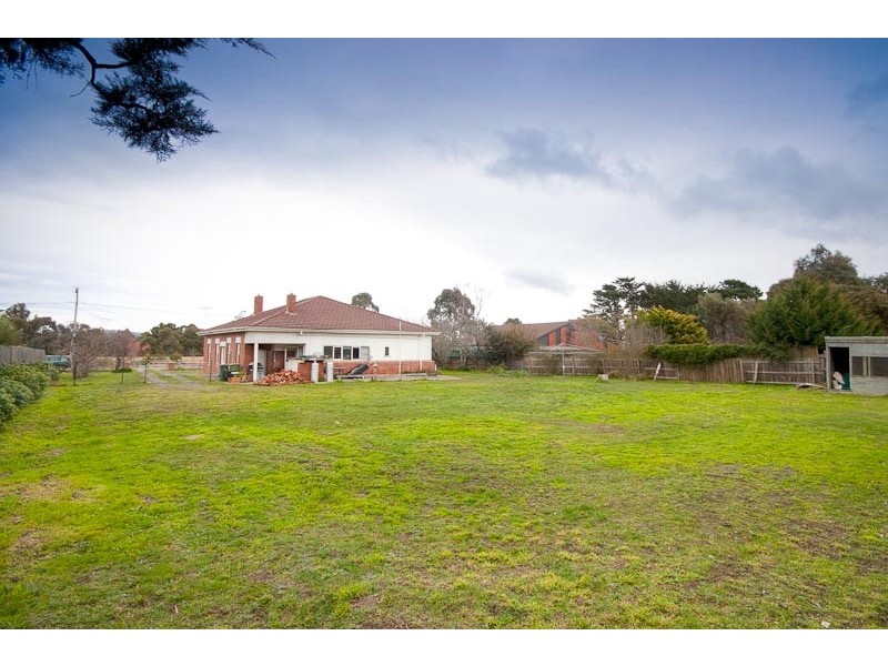 14 MORROW ROAD, Gisborne VIC 3437