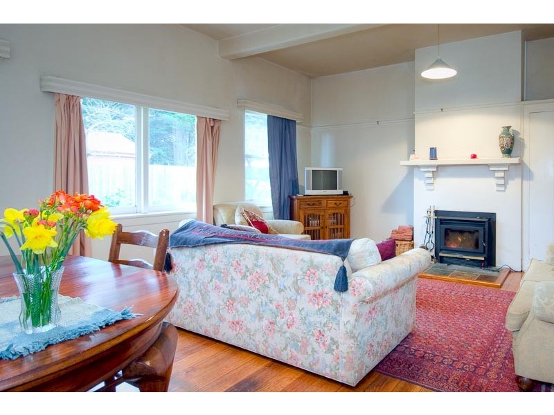 14 MORROW ROAD, Gisborne VIC 3437