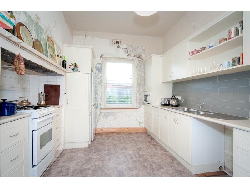 14 MORROW ROAD, Gisborne VIC 3437