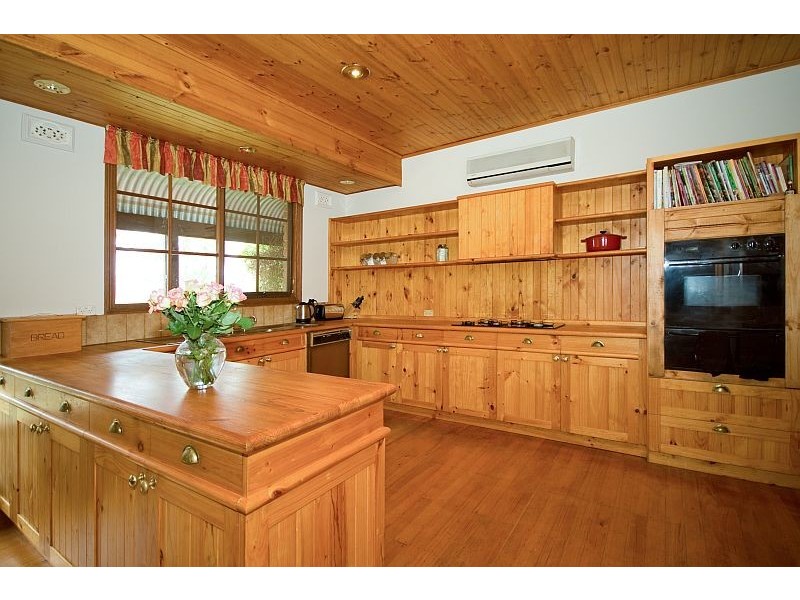 65 PALMERS ROAD *, Sunbury VIC 3429