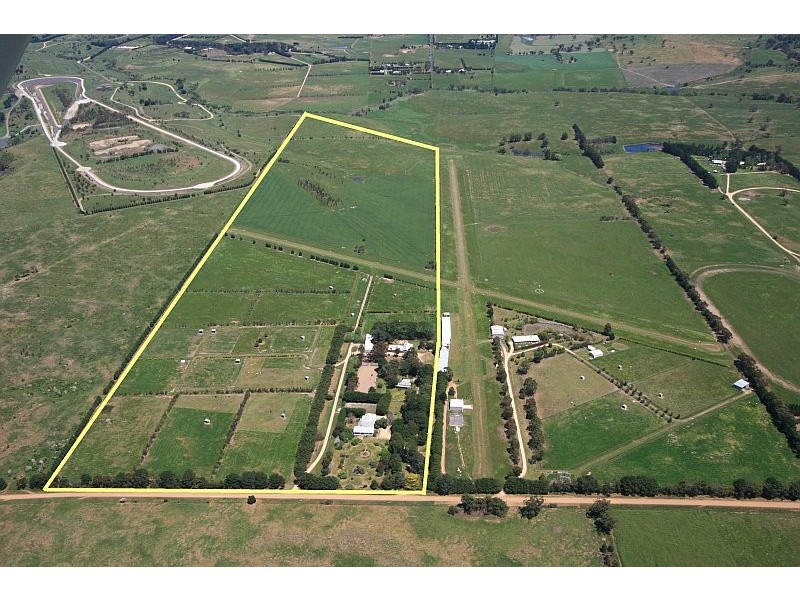 79 BLACK RANGE ROAD*, Romsey VIC 3434