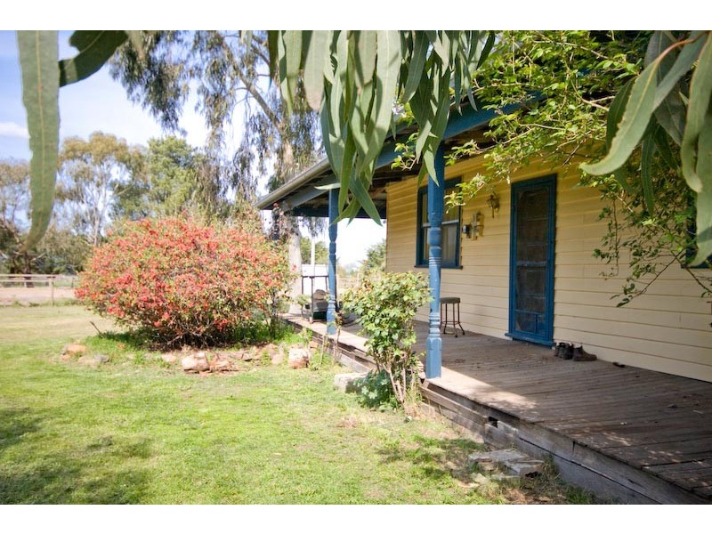 79 BLACK RANGE ROAD*, Romsey VIC 3434