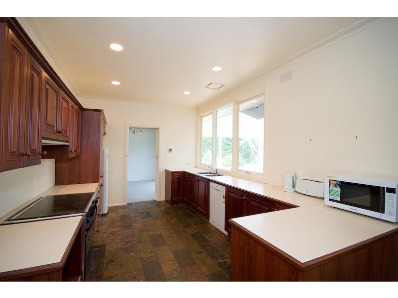 79 BLACK RANGE ROAD*, Romsey VIC 3434