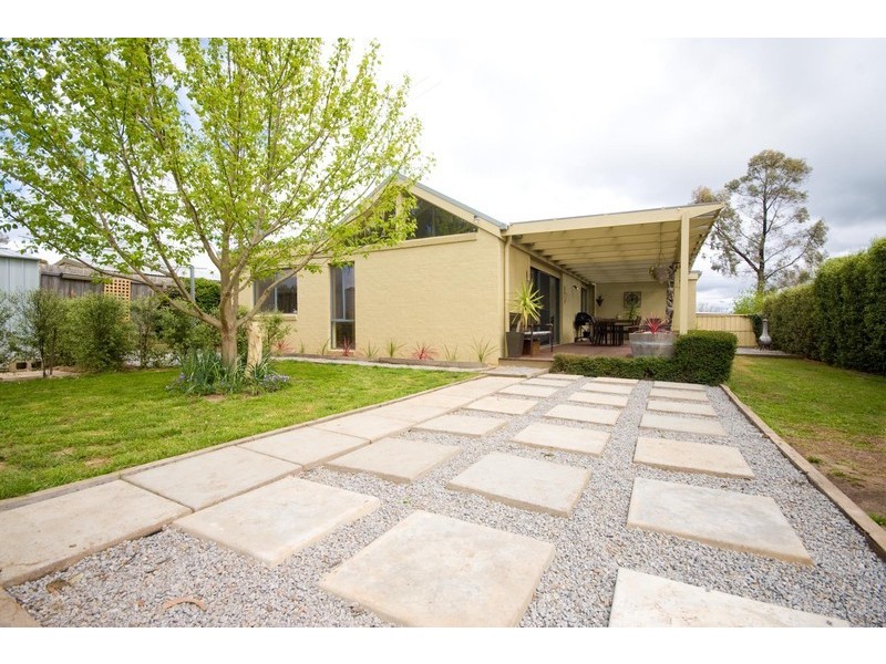 11 Farrell St, New Gisborne VIC 3438