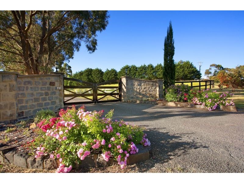 136 TWEDDLE ROAD *, Gisborne South VIC 3437