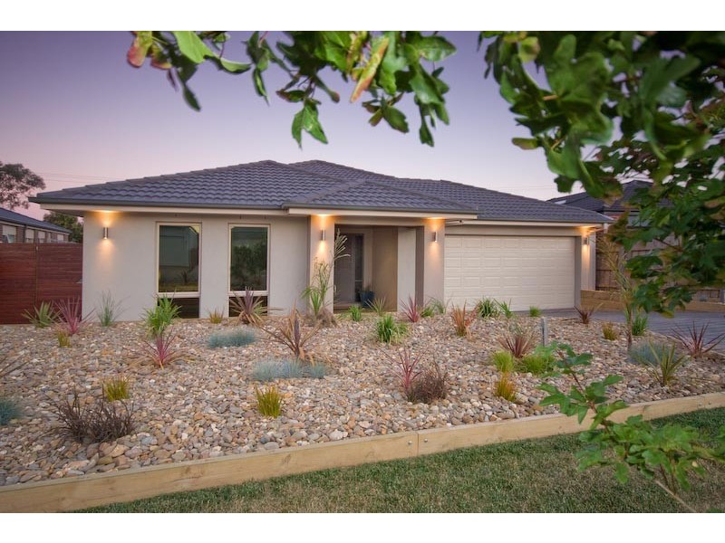 25 Mt. Vista Close*, New Gisborne VIC 3438