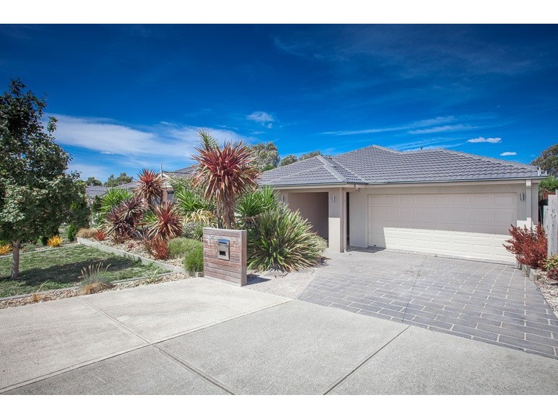 25 Mount Vista Close, New Gisborne VIC 3438