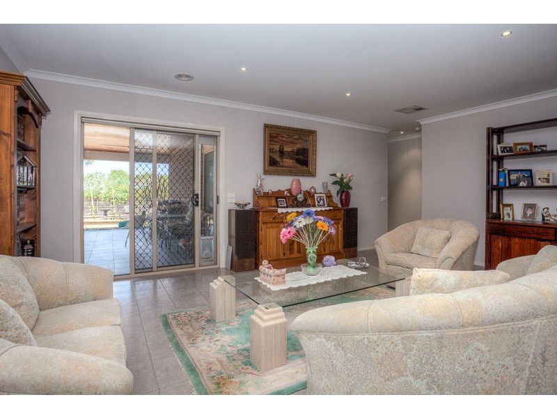 25 Mount Vista Close, New Gisborne VIC 3438