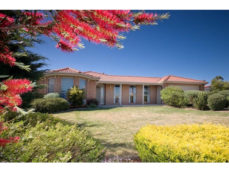 7 Penelope Crt, Gisborne VIC 3437