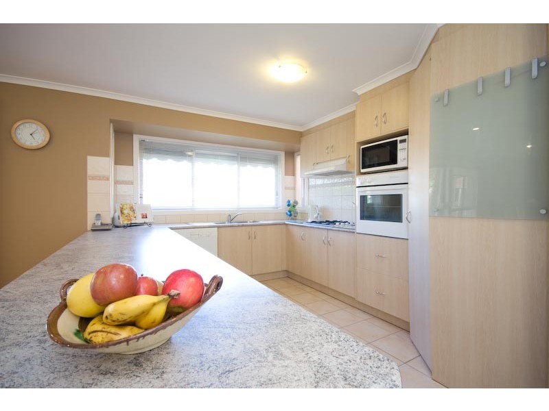 7 Penelope Crt, Gisborne VIC 3437