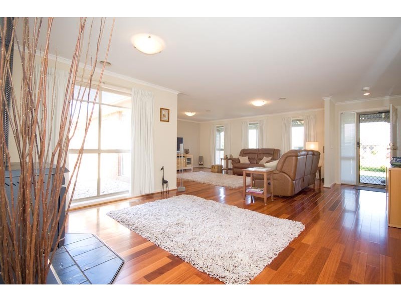 7 Penelope Crt, Gisborne VIC 3437