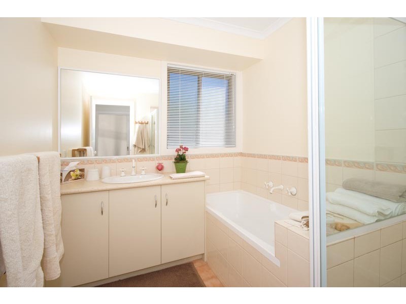 7 Penelope Crt, Gisborne VIC 3437