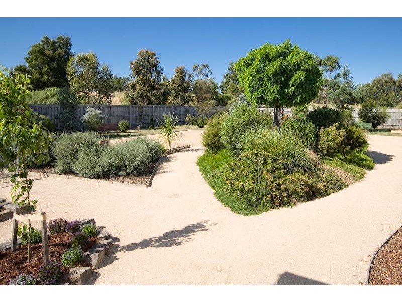 7 Penelope Crt, Gisborne VIC 3437