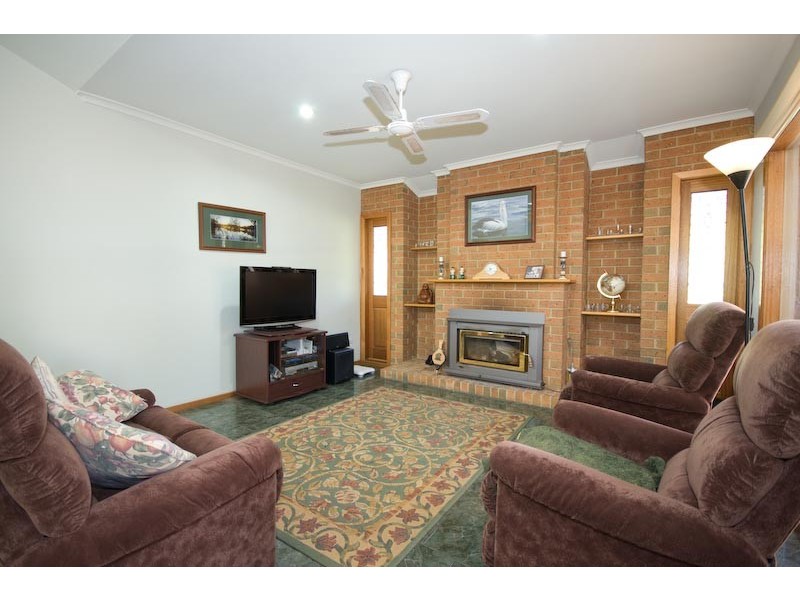 96 Amess Rd, Riddells Creek VIC 3431