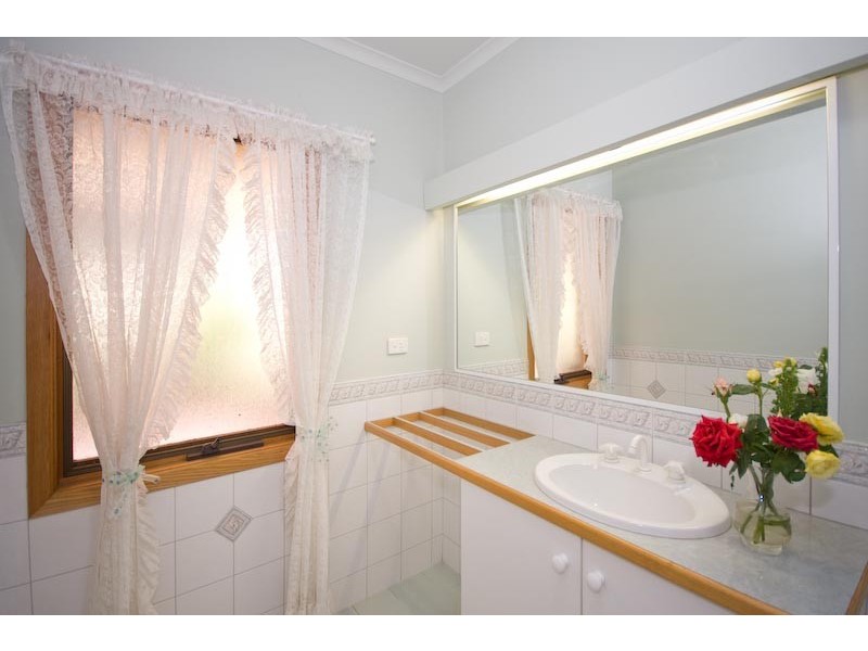 96 Amess Rd, Riddells Creek VIC 3431