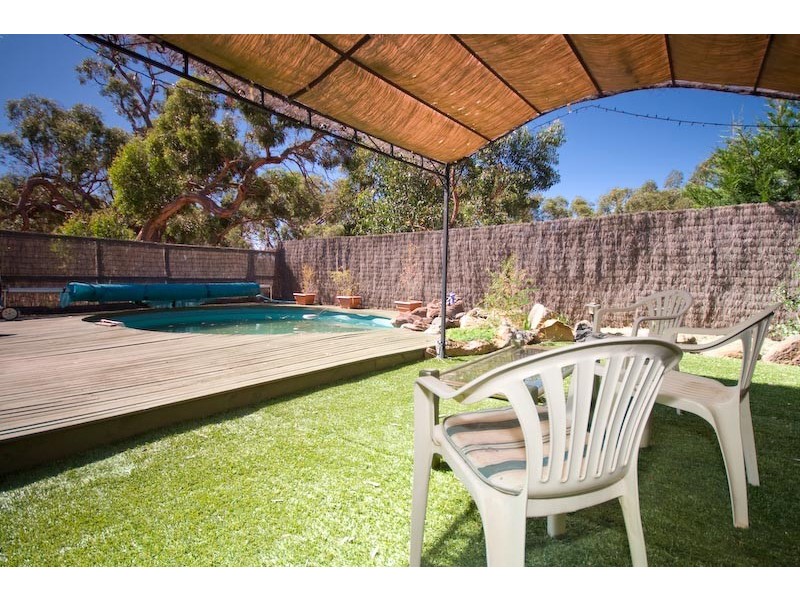 96 Amess Rd, Riddells Creek VIC 3431