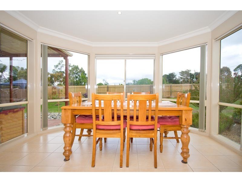 10 Slattery Crs, Gisborne VIC 3437
