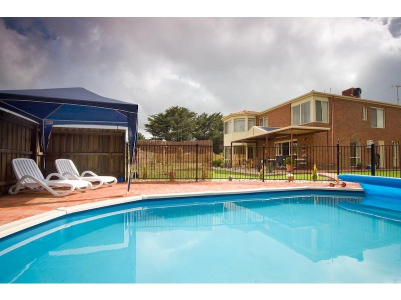 10 Slattery Crs, Gisborne VIC 3437