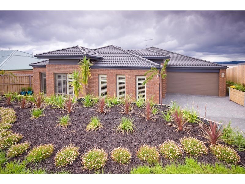 12 Vernon Close, Gisborne VIC 3437