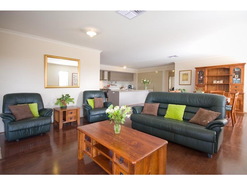 12 Vernon Close, Gisborne VIC 3437