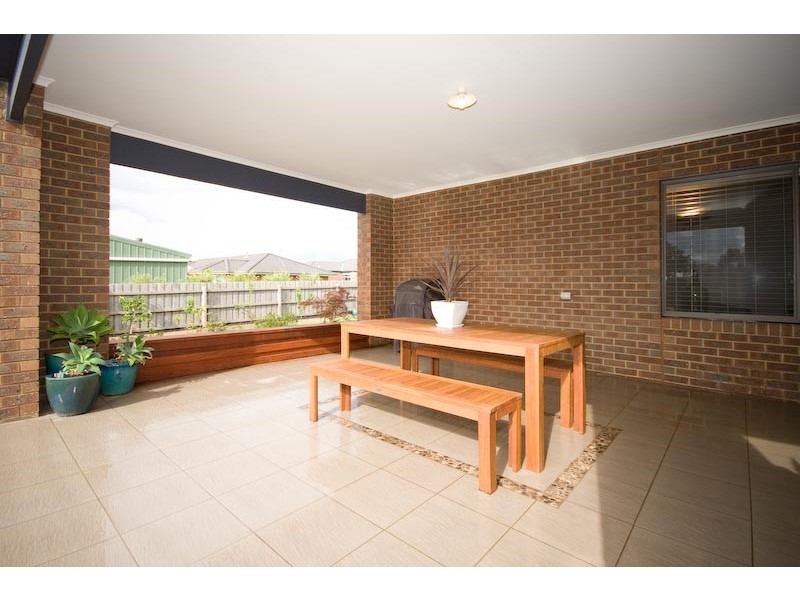 12 Vernon Close, Gisborne VIC 3437