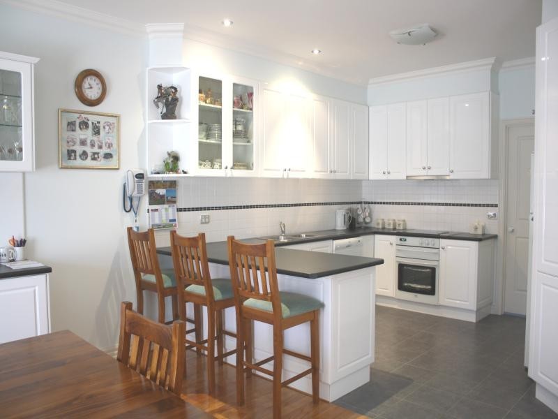 Unit 2/16 Calthorpe St, Gisborne VIC 3437