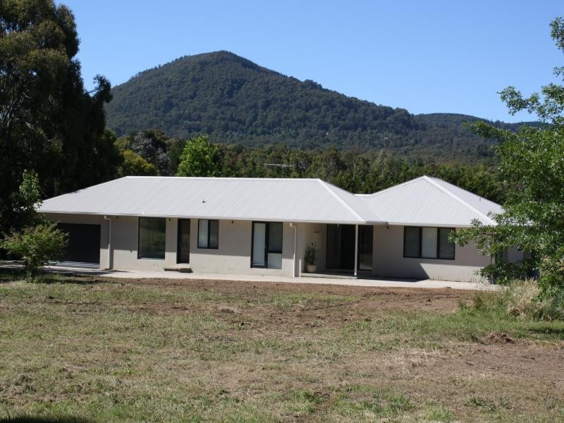 20 Honour Avenue, Macedon VIC 3440