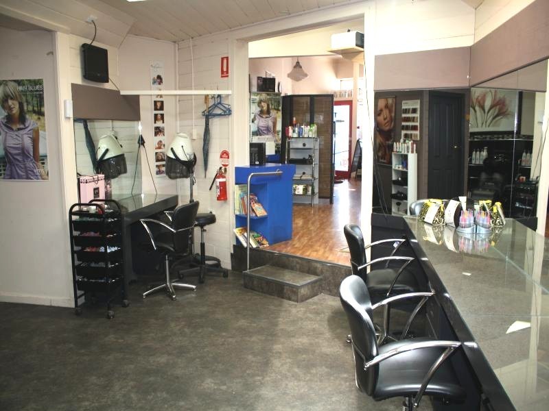 114 High St, Woodend VIC 3442