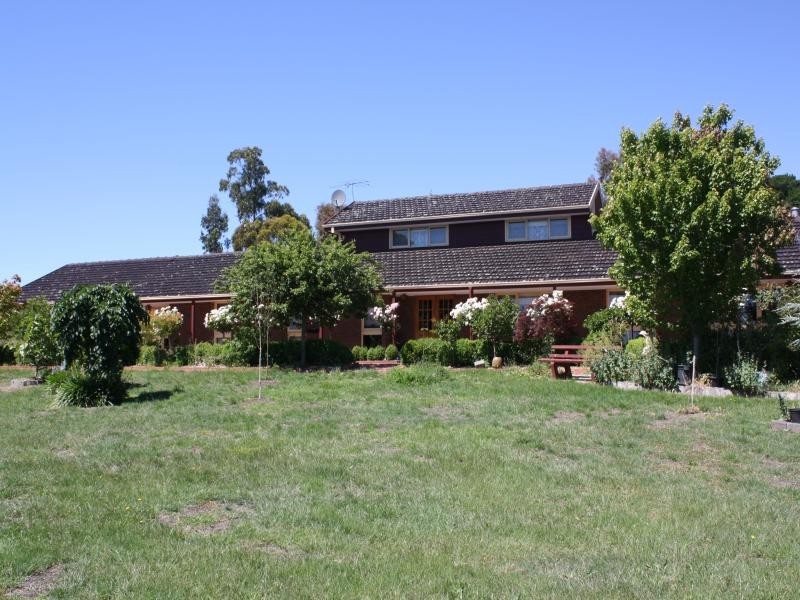 11 Duggan Rd, Gisborne VIC 3437