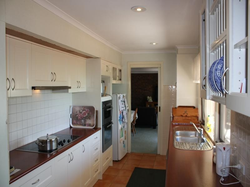 11 Duggan Rd, Gisborne VIC 3437