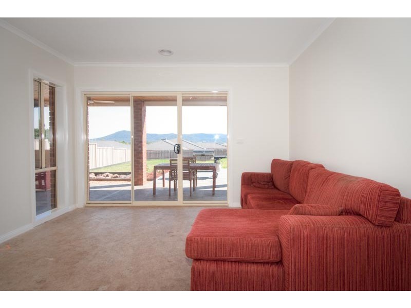 15 Vernon Close*, New Gisborne VIC 3438