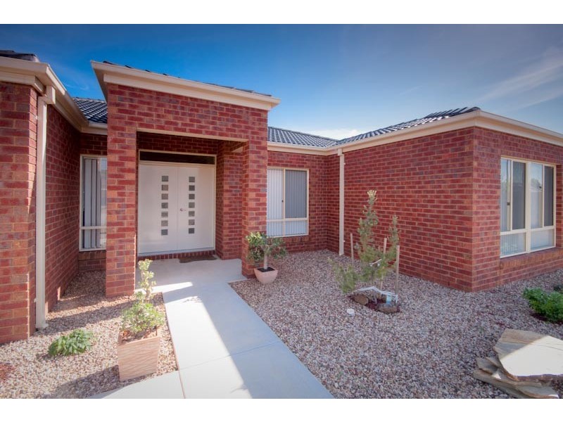 15 Vernon Close*, New Gisborne VIC 3438