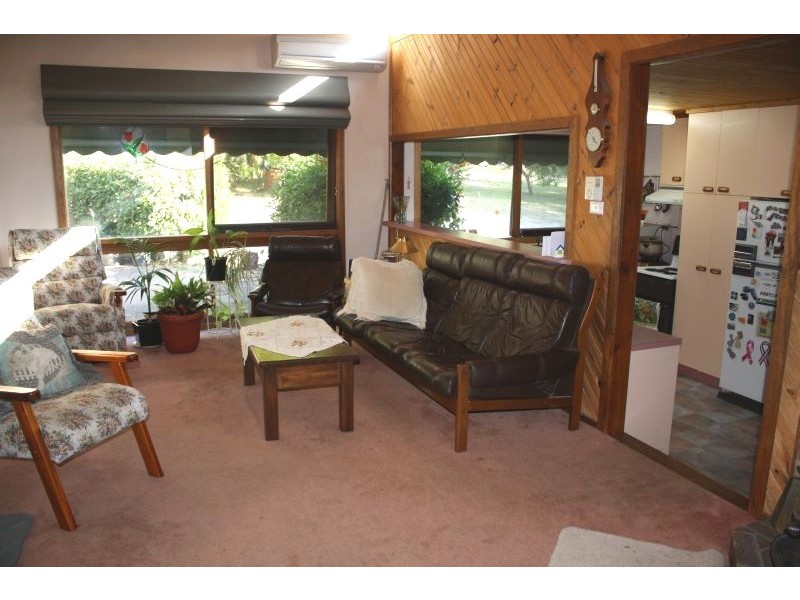 247 Waterlooflat Rd, Gisborne VIC 3437
