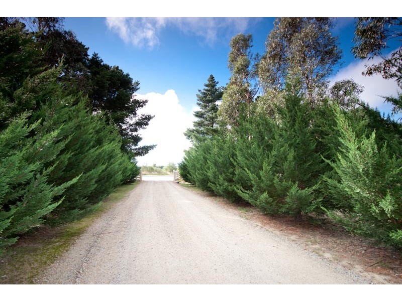 60 Cabbage Tree Lane, Gisborne VIC 3437