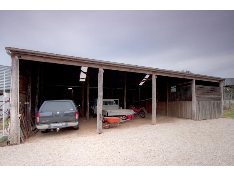 1275 Bacchus Marsh Rd, Gisborne VIC 3437