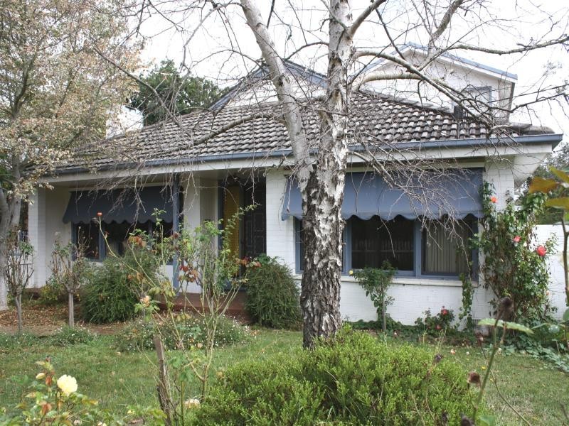 4 Thom St*, New Gisborne VIC 3438