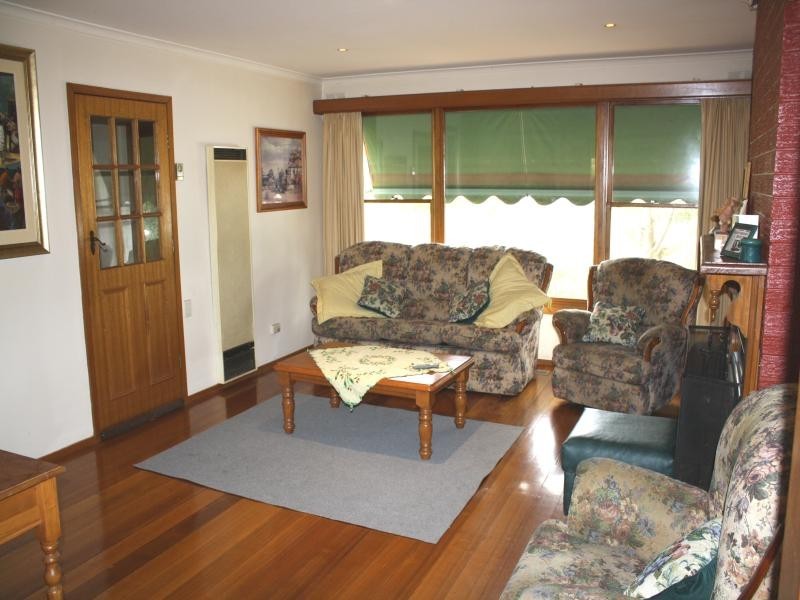 4 Thom St*, New Gisborne VIC 3438