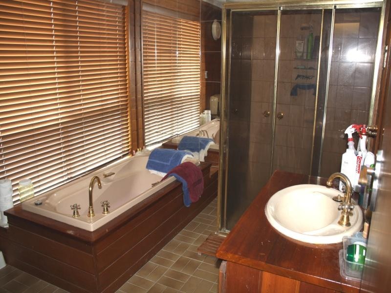 4 Thom St*, New Gisborne VIC 3438