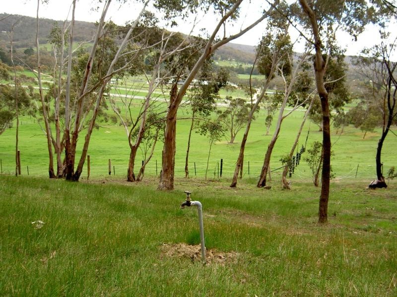 100 Taylors Rd, Mount Macedon VIC 3441