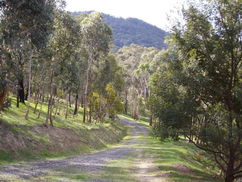 100 Taylors Rd, Mount Macedon VIC 3441