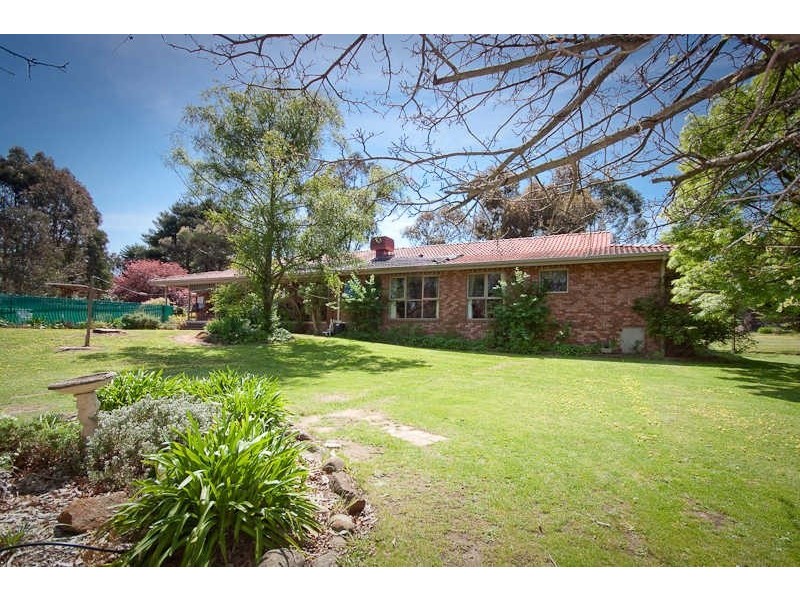 8 Pennygreen Dr, Gisborne VIC 3437