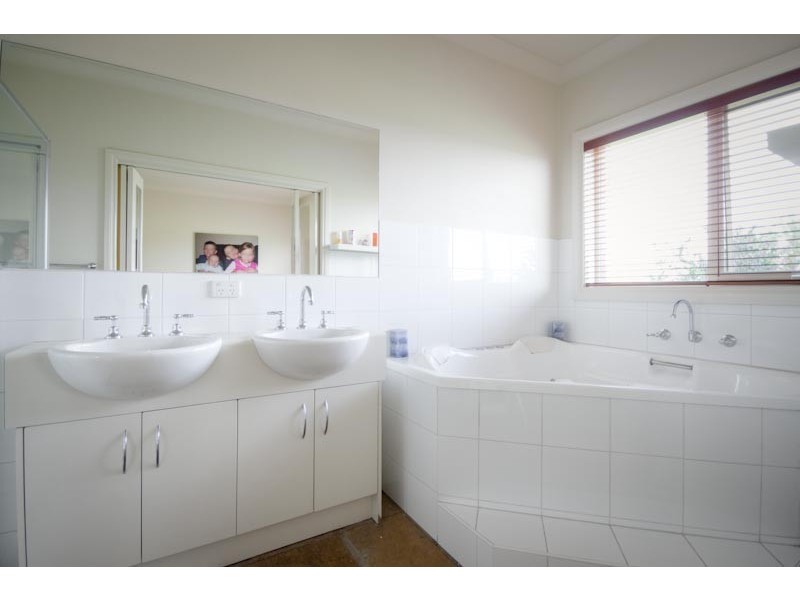 23 The Boulevard, Gisborne VIC 3437