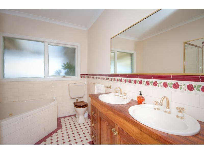 53 Stanton Crt*, Gisborne South VIC 3437