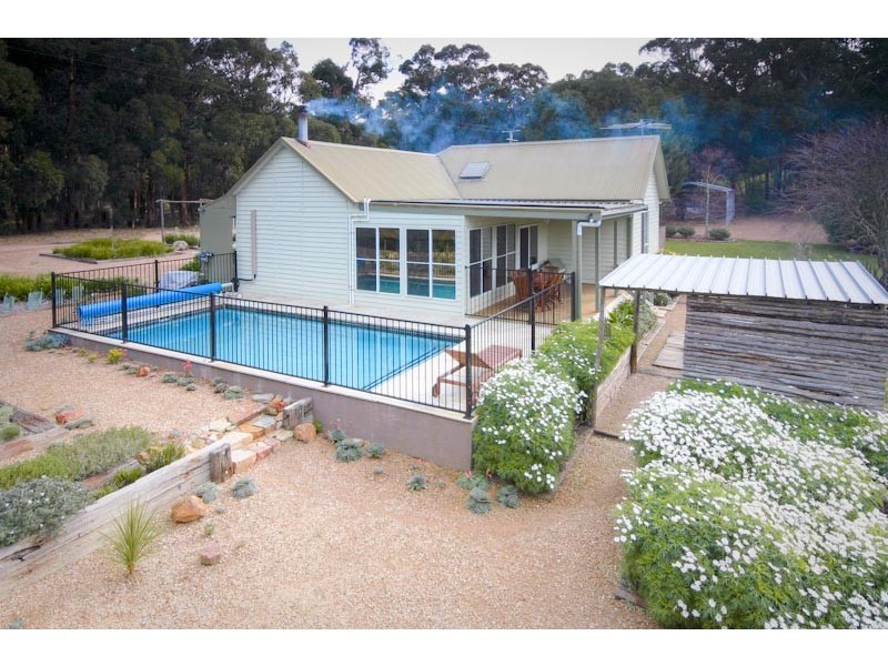 56 Dineen Rd, Bullengarook VIC 3437