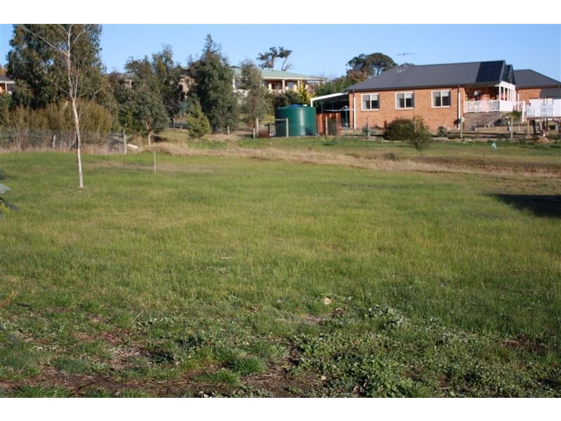 19 Alcheringa Crt, Gisborne VIC 3437