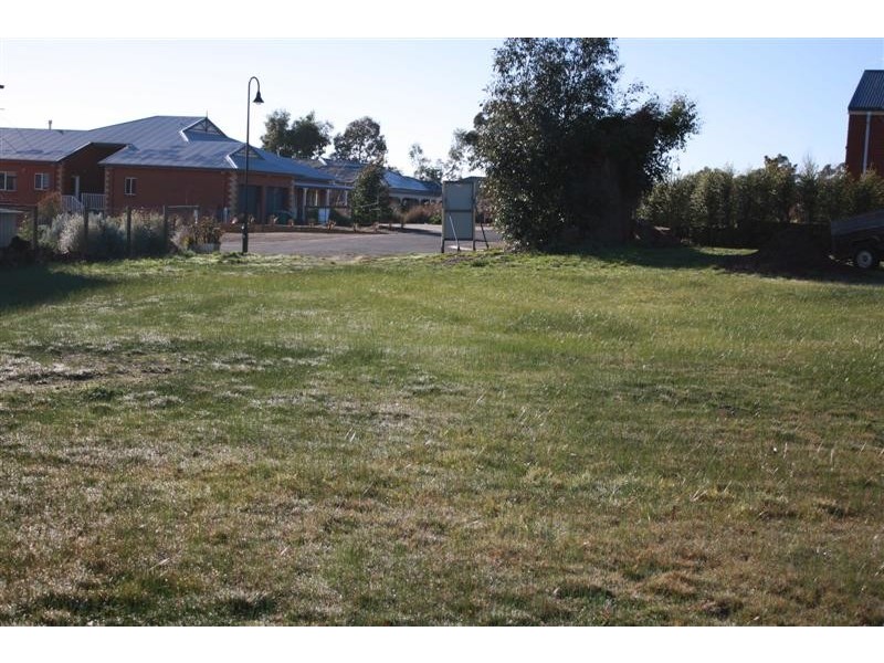 19 Alcheringa Crt, Gisborne VIC 3437